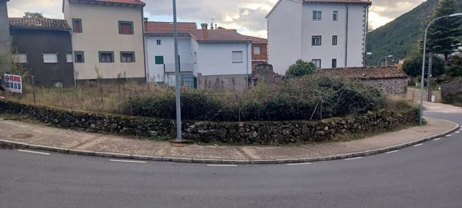 Venta de terreno urbano en Mijares